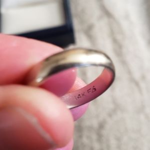 14k white gold wedding band